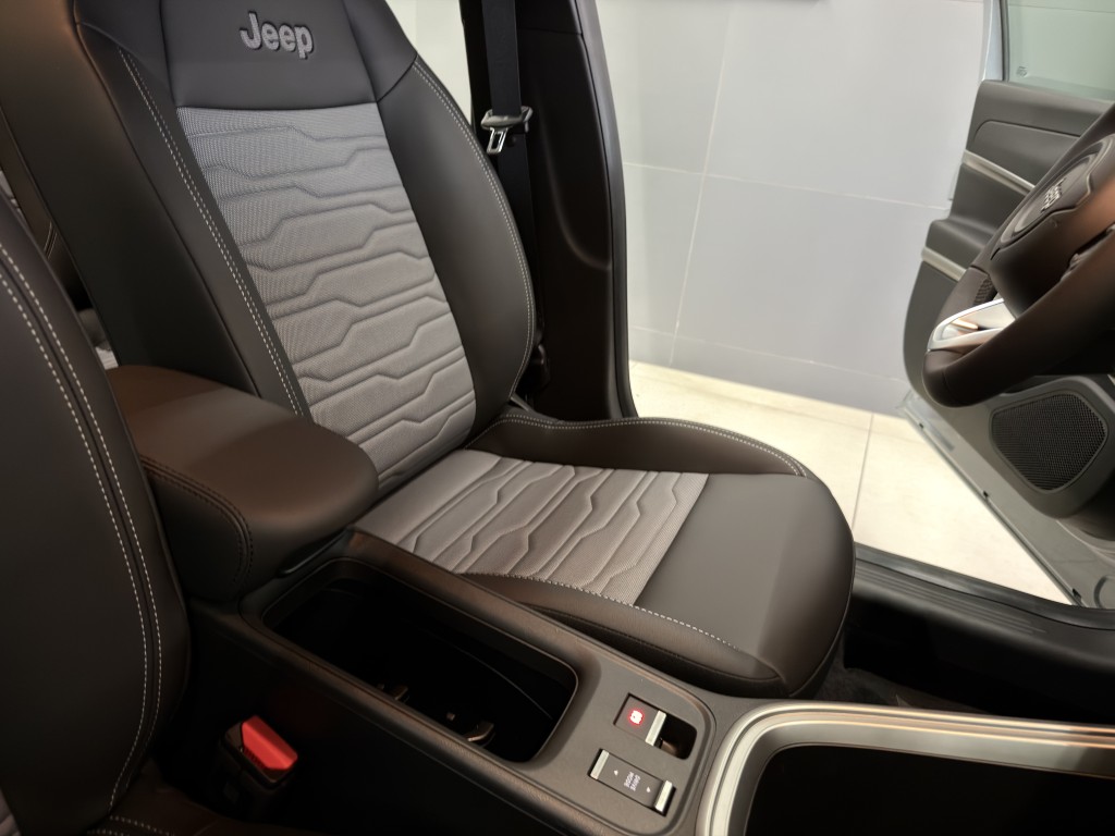 JEEP AVENGER KM0 1.2 MHEV 145 CV 4xe UPLAND UFFICIALE